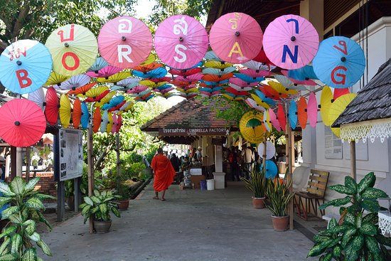 https://mdw-travel-data-us-east-1.s3.amazonaws.com/img/country/Thailand/Bo-Sang-Umbrella-Village/img_03.jpg