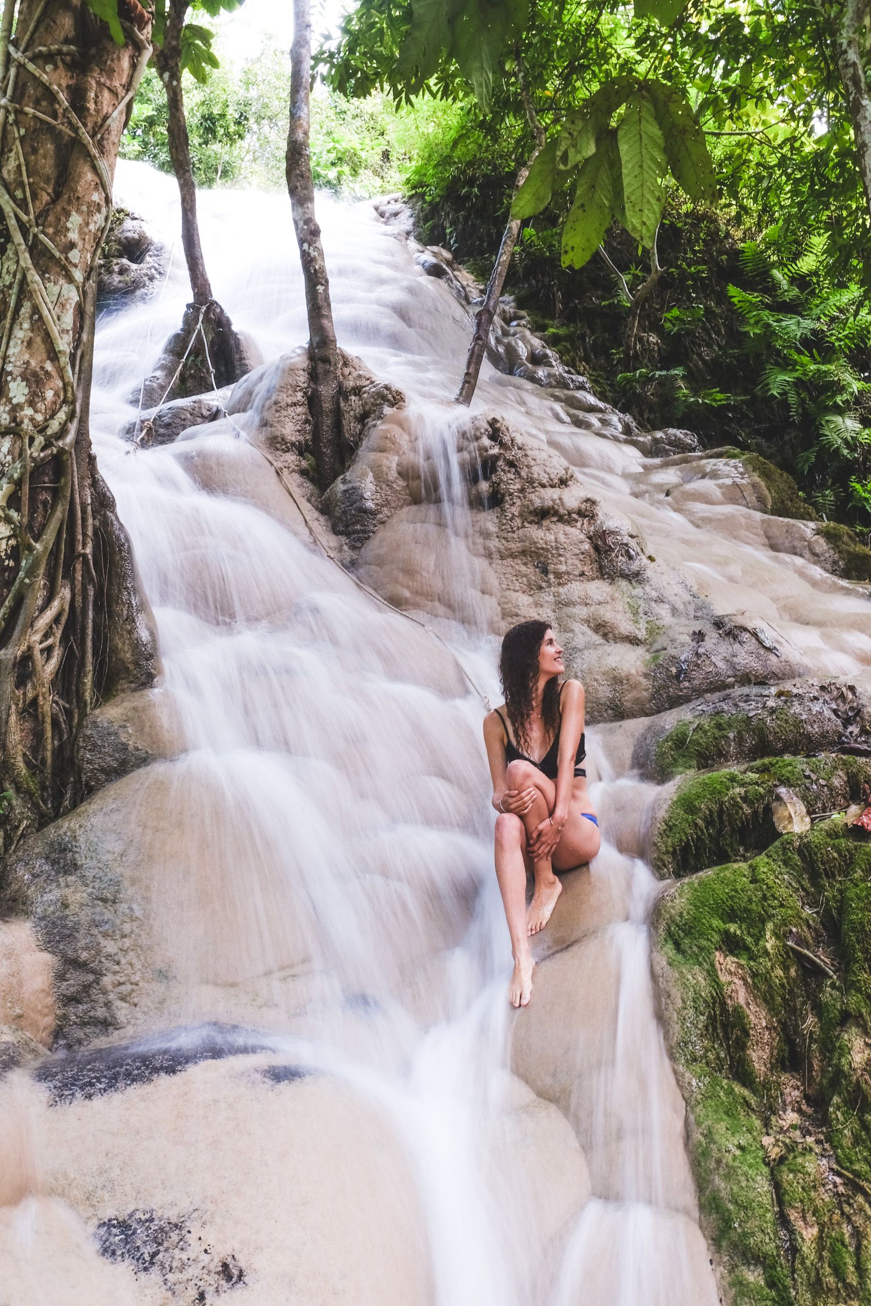 https://mdw-travel-data-us-east-1.s3.amazonaws.com/img/country/Thailand/Bua-Thong-Waterfall-Sticky-Waterfall/img_00.jpg