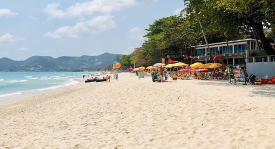 https://mdw-travel-data-us-east-1.s3.amazonaws.com/img/country/Thailand/Chaweng-Beach/img_01.jpg