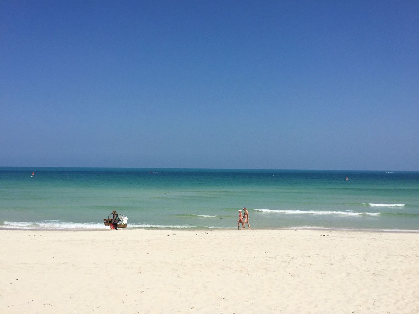 https://mdw-travel-data-us-east-1.s3.amazonaws.com/img/country/Thailand/Chaweng-Beach/img_04.jpg