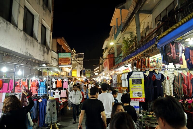 https://mdw-travel-data-us-east-1.s3.amazonaws.com/img/country/Thailand/Chiang-Rai-Night-Bazaar/img_01.jpg