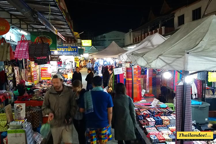 https://mdw-travel-data-us-east-1.s3.amazonaws.com/img/country/Thailand/Chiang-Rai-Night-Bazaar/img_02.jpg