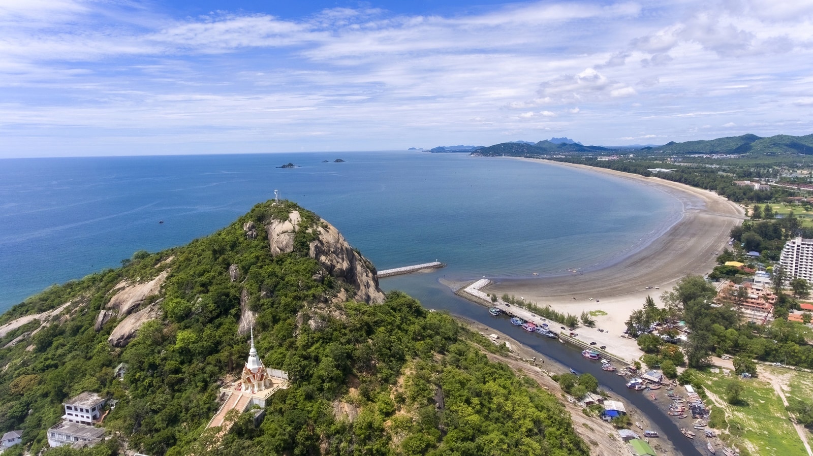 https://mdw-travel-data-us-east-1.s3.amazonaws.com/img/country/Thailand/Chopstick-Hill-Khao-Takiab-View-Point/img_00.jpg