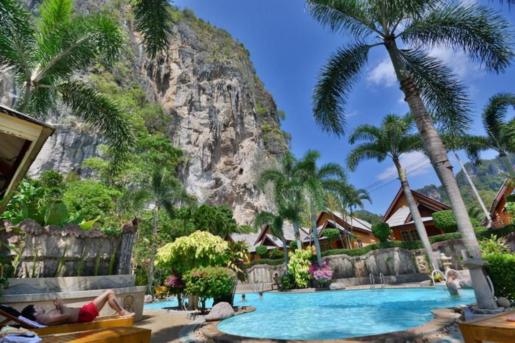 https://mdw-travel-data-us-east-1.s3.amazonaws.com/img/country/Thailand/Diamond-Cave/img_00.jpg