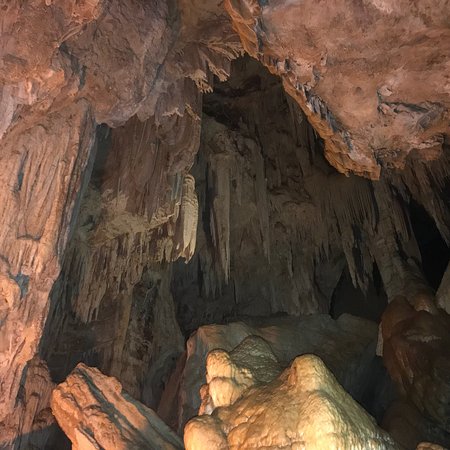 https://mdw-travel-data-us-east-1.s3.amazonaws.com/img/country/Thailand/Diamond-Cave/img_01.jpg