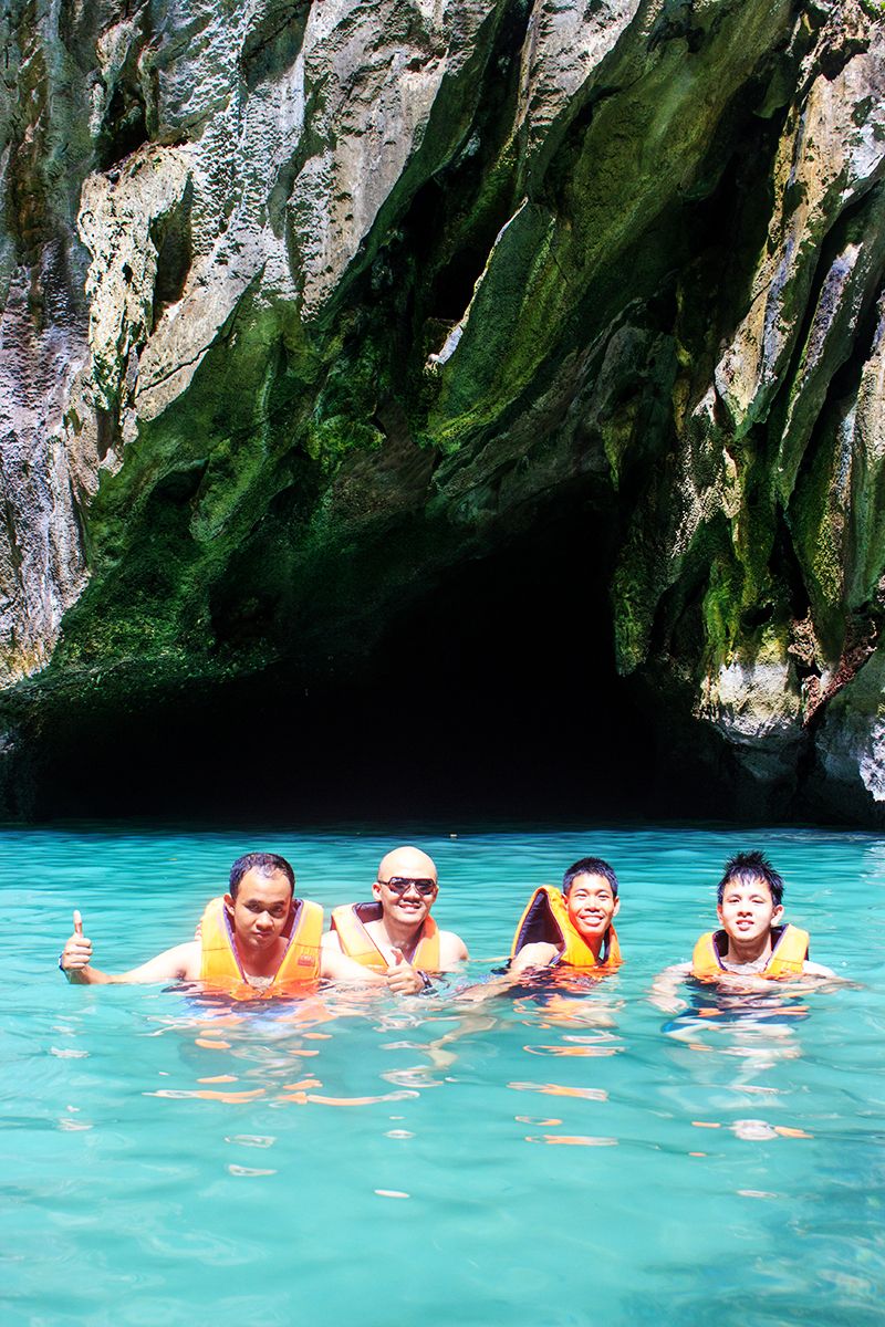 https://mdw-travel-data-us-east-1.s3.amazonaws.com/img/country/Thailand/Emerald-Cave/img_00.jpg