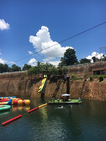 https://mdw-travel-data-us-east-1.s3.amazonaws.com/img/country/Thailand/Grand-Canyon-Water-Park/img_02.jpg