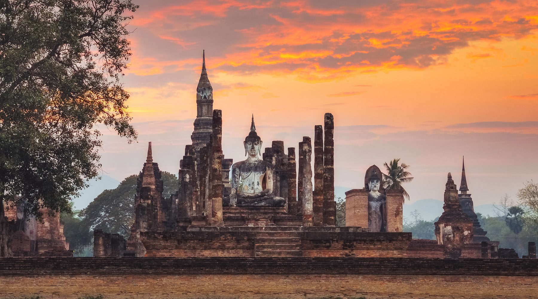 https://mdw-travel-data-us-east-1.s3.amazonaws.com/img/country/Thailand/Historic-City-of-Sukhothai/img_00.jpg