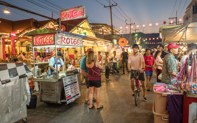 https://mdw-travel-data-us-east-1.s3.amazonaws.com/img/country/Thailand/Hua-Hin-Night-Market/img_00.jpg