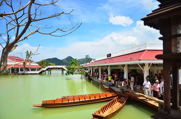https://mdw-travel-data-us-east-1.s3.amazonaws.com/img/country/Thailand/Hua-Hin-Sam-Phan-Nam-Floating-Market/img_02.jpg