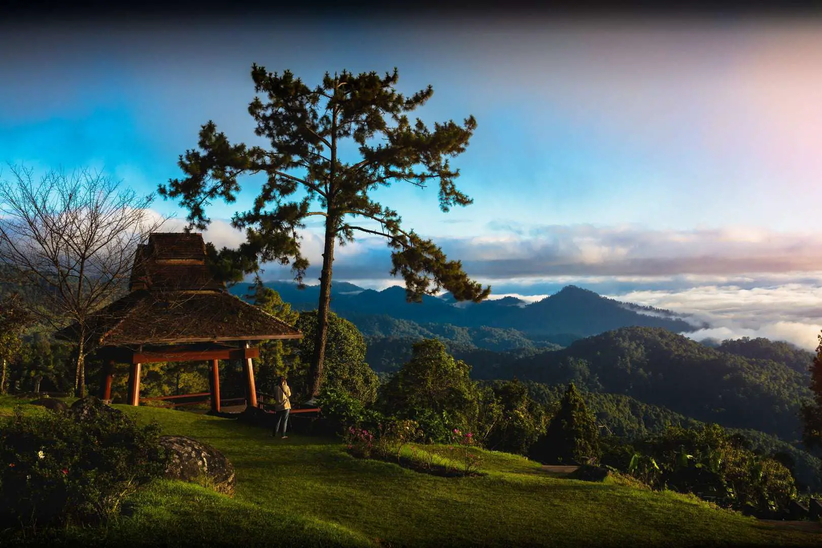 https://mdw-travel-data-us-east-1.s3.amazonaws.com/img/country/Thailand/Huai-Nam-Dang-National-Park/img_03.jpg