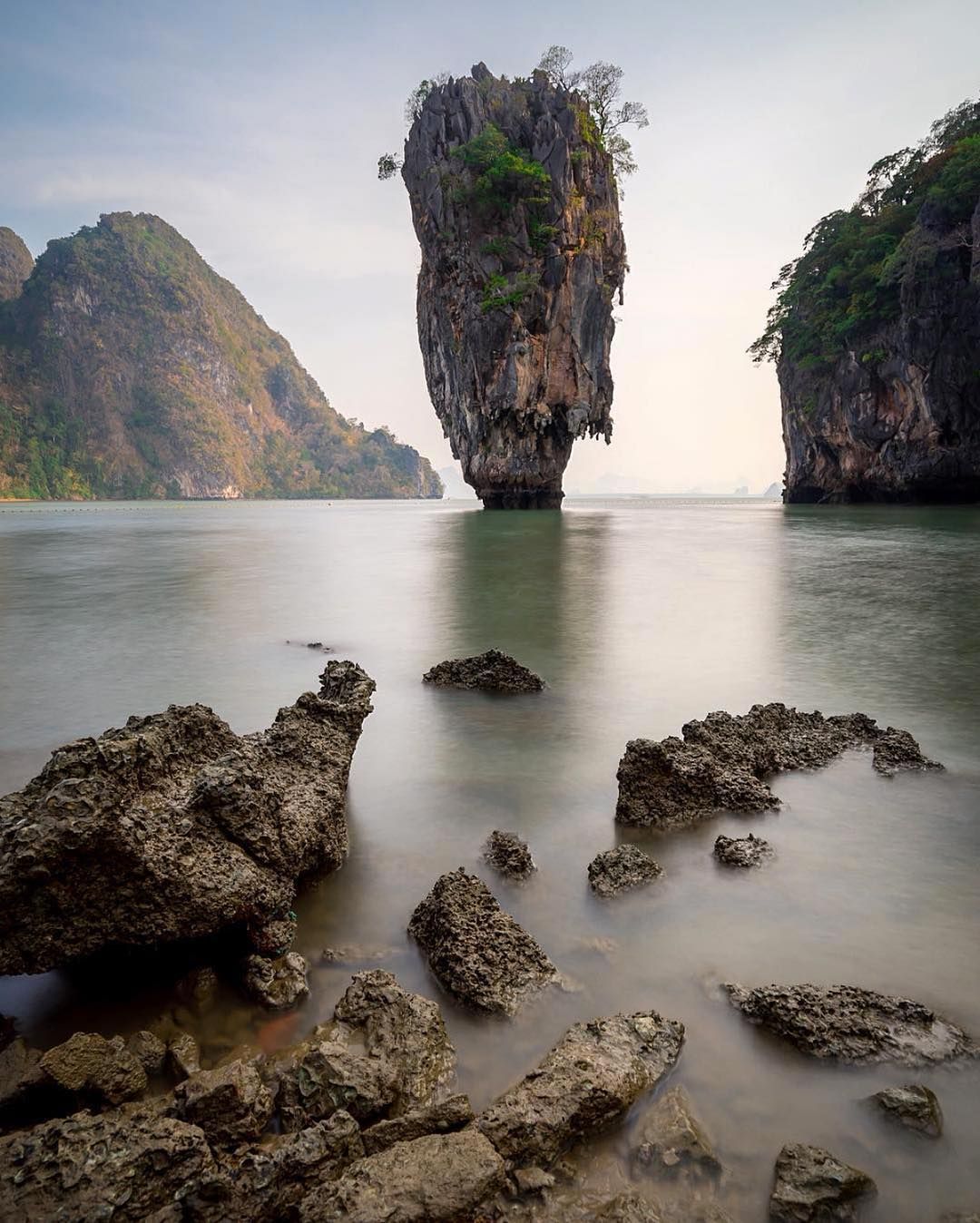 https://mdw-travel-data-us-east-1.s3.amazonaws.com/img/country/Thailand/James-Bond-Island/img_01.jpg