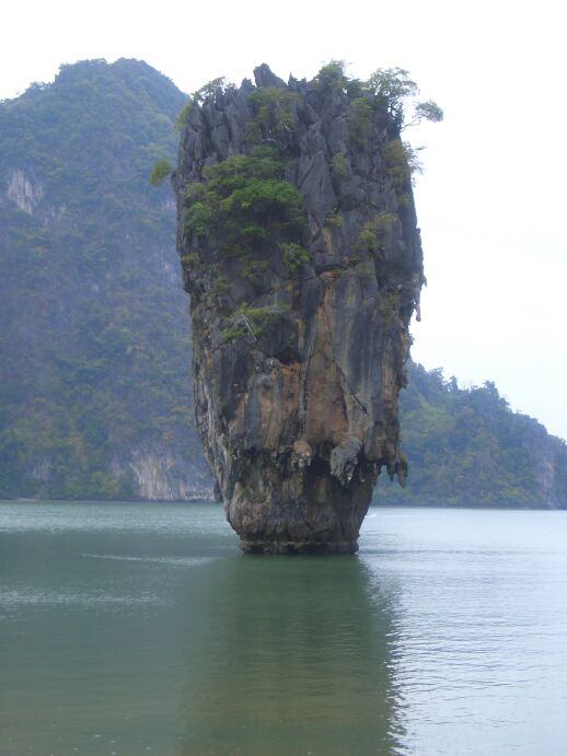 https://mdw-travel-data-us-east-1.s3.amazonaws.com/img/country/Thailand/James-Bond-Island/img_04.jpg
