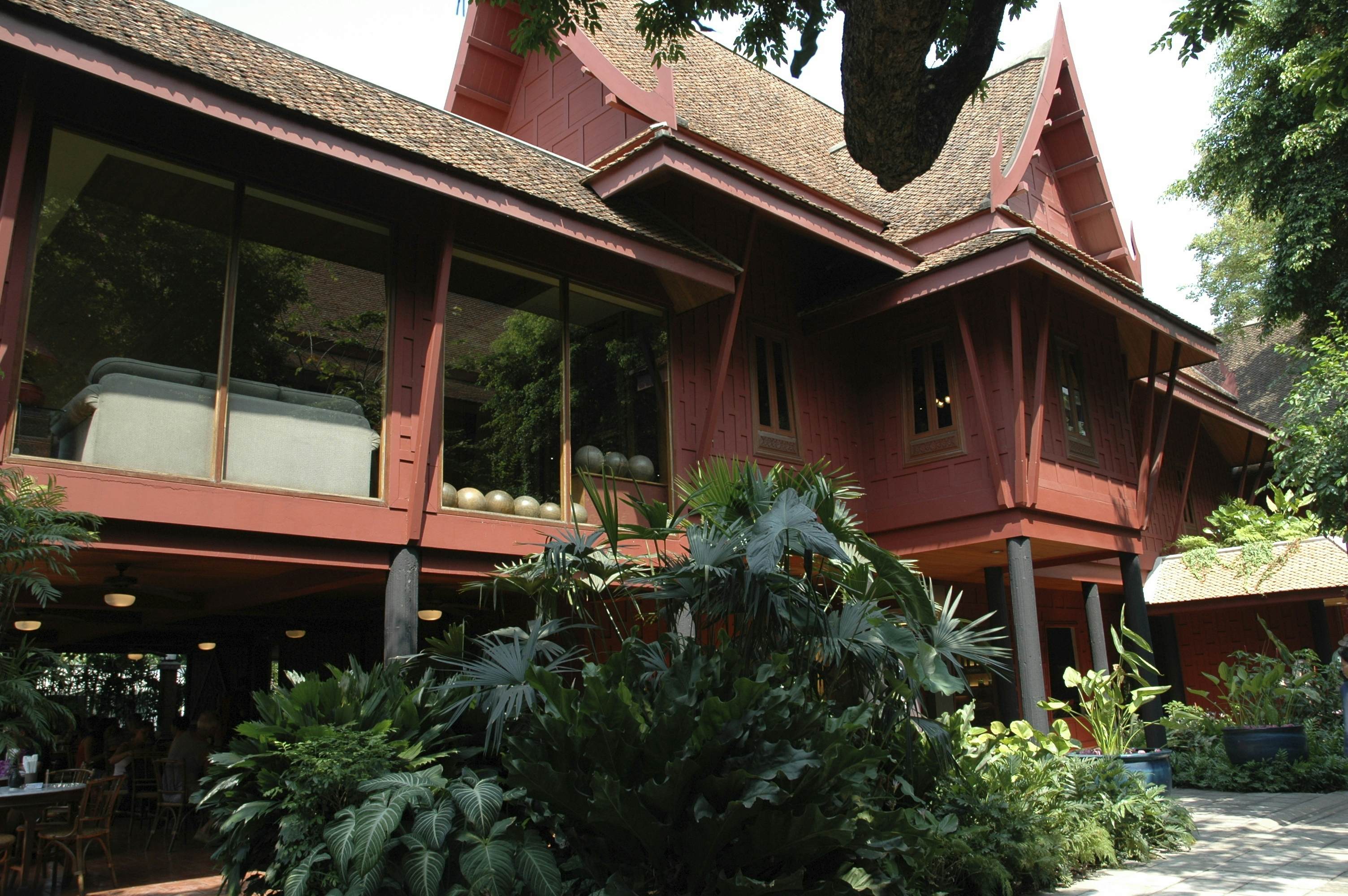 https://mdw-travel-data-us-east-1.s3.amazonaws.com/img/country/Thailand/Jim-Thompson-House/img_03.jpg