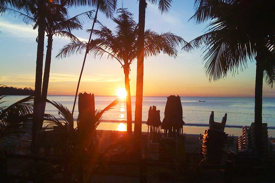 https://mdw-travel-data-us-east-1.s3.amazonaws.com/img/country/Thailand/Kamala-Beach/img_03.jpg