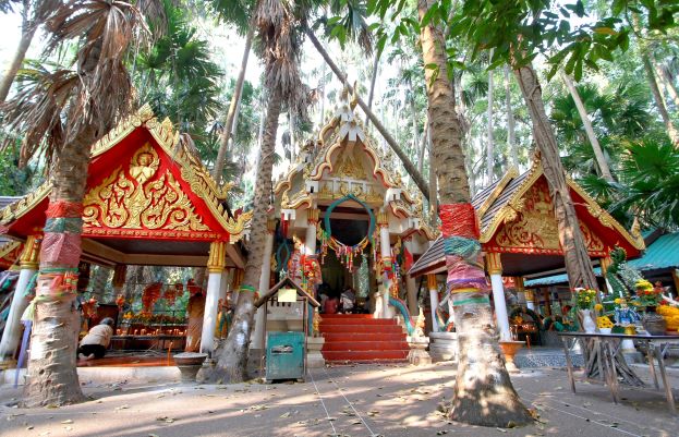 https://mdw-travel-data-us-east-1.s3.amazonaws.com/img/country/Thailand/Kham-Chanot/img_03.jpg