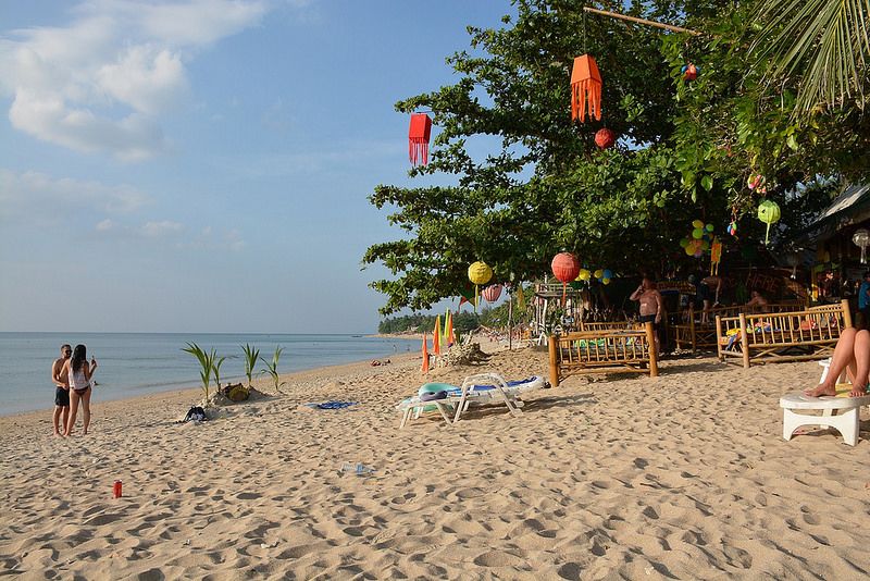 https://mdw-travel-data-us-east-1.s3.amazonaws.com/img/country/Thailand/Khlong-Khong-Beach/img_00.jpg