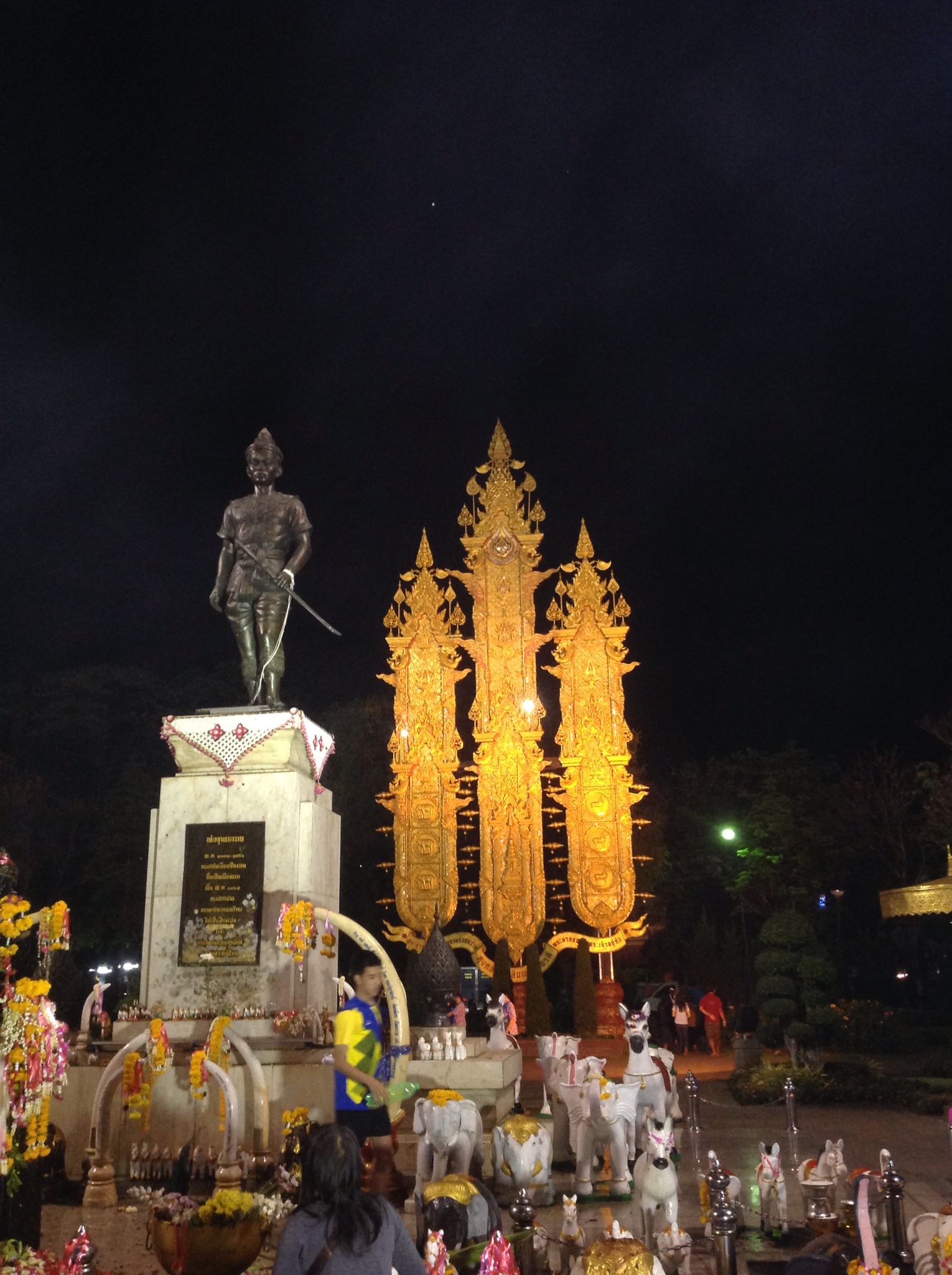 https://mdw-travel-data-us-east-1.s3.amazonaws.com/img/country/Thailand/King-Mengrai-the-Great-Monument/img_02.jpg