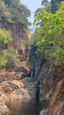 https://mdw-travel-data-us-east-1.s3.amazonaws.com/img/country/Thailand/Klong-Plu-Waterfall/img_02.jpg