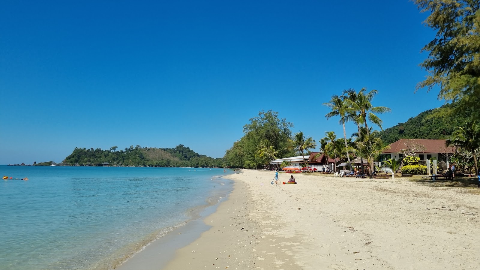 https://mdw-travel-data-us-east-1.s3.amazonaws.com/img/country/Thailand/Klong-Son-Beach/img_01.jpg