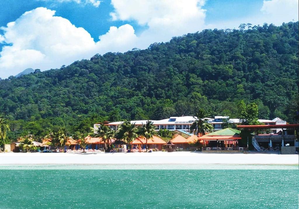 https://mdw-travel-data-us-east-1.s3.amazonaws.com/img/country/Thailand/Ko-Chang-Tai-Pier/img_02.jpg