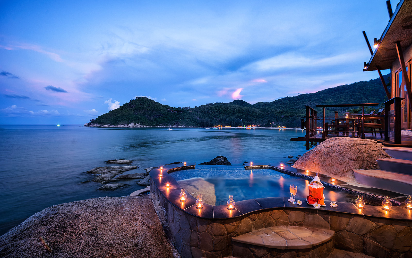 https://mdw-travel-data-us-east-1.s3.amazonaws.com/img/country/Thailand/Ko-Pha-ngan/img_01.jpg