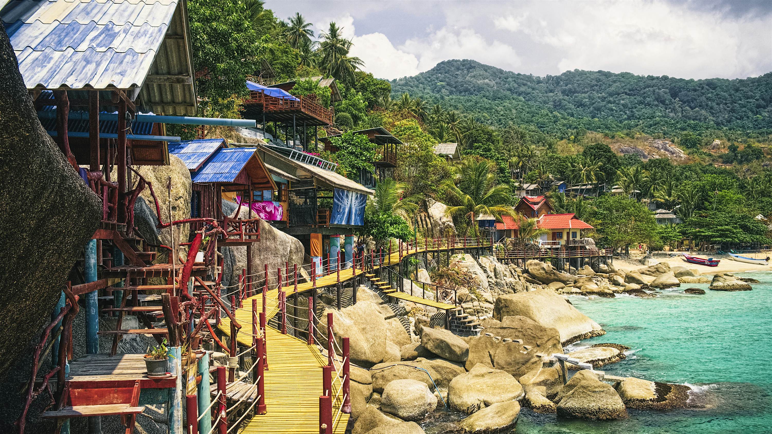 https://mdw-travel-data-us-east-1.s3.amazonaws.com/img/country/Thailand/Ko-Pha-ngan/img_02.jpg