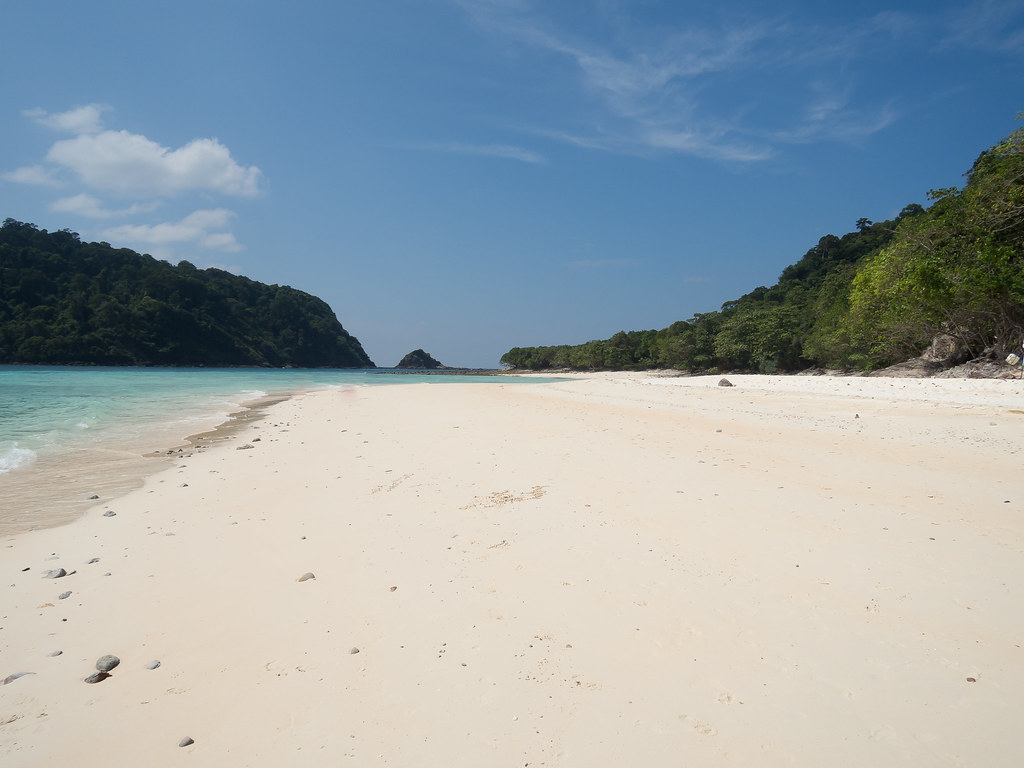 https://mdw-travel-data-us-east-1.s3.amazonaws.com/img/country/Thailand/Ko-Rok-Nok/img_03.jpg