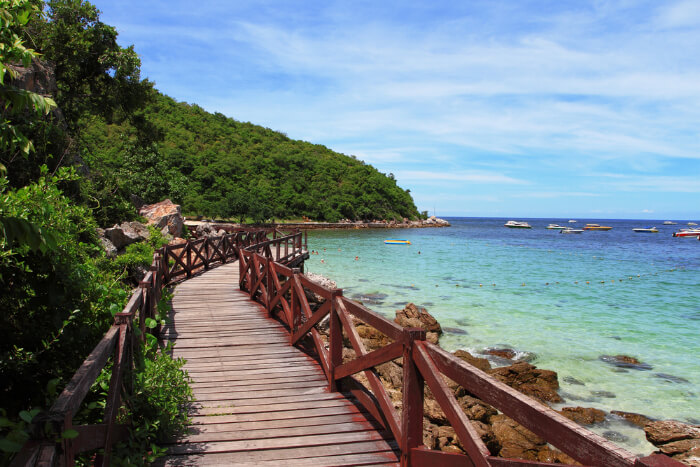 https://mdw-travel-data-us-east-1.s3.amazonaws.com/img/country/Thailand/Koh-Larn-Coral-Island/img_02.jpg