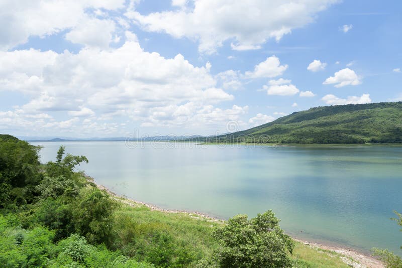 https://mdw-travel-data-us-east-1.s3.amazonaws.com/img/country/Thailand/Lam-Takhong-Dam/img_01.jpg