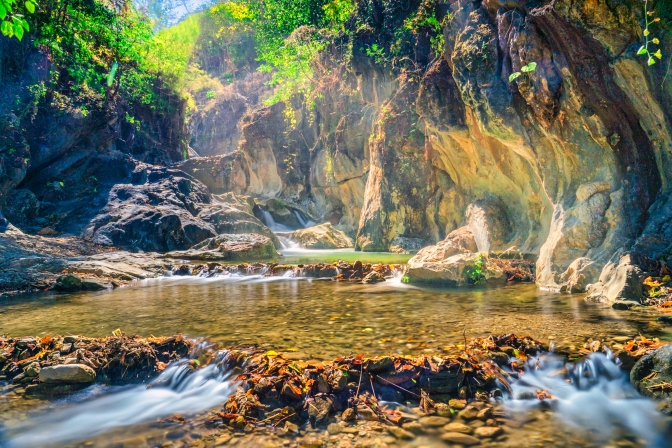 https://mdw-travel-data-us-east-1.s3.amazonaws.com/img/country/Thailand/Lan-Sang-National-Park/img_02.jpg
