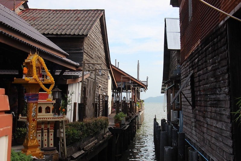 https://mdw-travel-data-us-east-1.s3.amazonaws.com/img/country/Thailand/Lanta-Old-Town/img_03.jpg