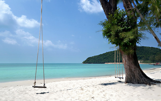 https://mdw-travel-data-us-east-1.s3.amazonaws.com/img/country/Thailand/Lipa-Noi-Beach/img_01.jpg