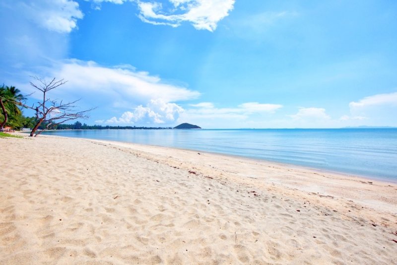 https://mdw-travel-data-us-east-1.s3.amazonaws.com/img/country/Thailand/Lipa-Noi-Beach/img_02.jpg