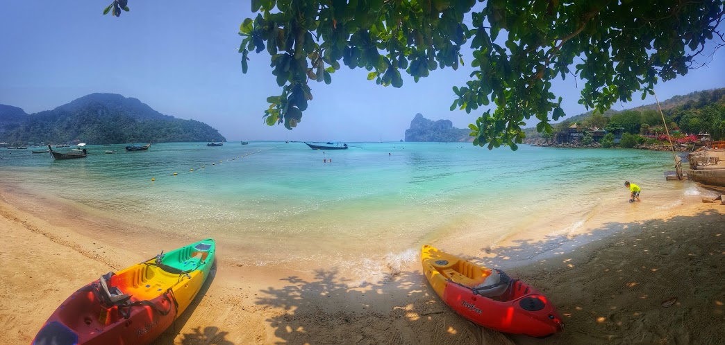 https://mdw-travel-data-us-east-1.s3.amazonaws.com/img/country/Thailand/Loh-Dalum-Bay/img_03.jpg
