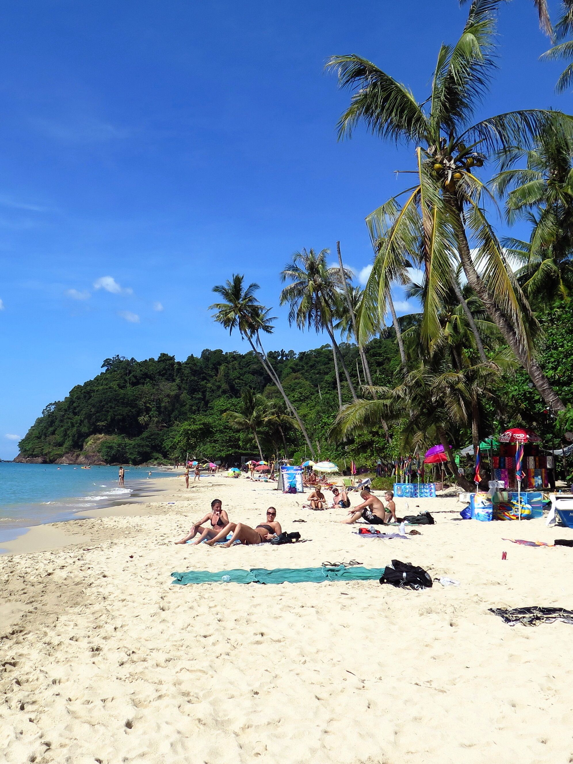https://mdw-travel-data-us-east-1.s3.amazonaws.com/img/country/Thailand/Lonely-Beach/img_01.jpg