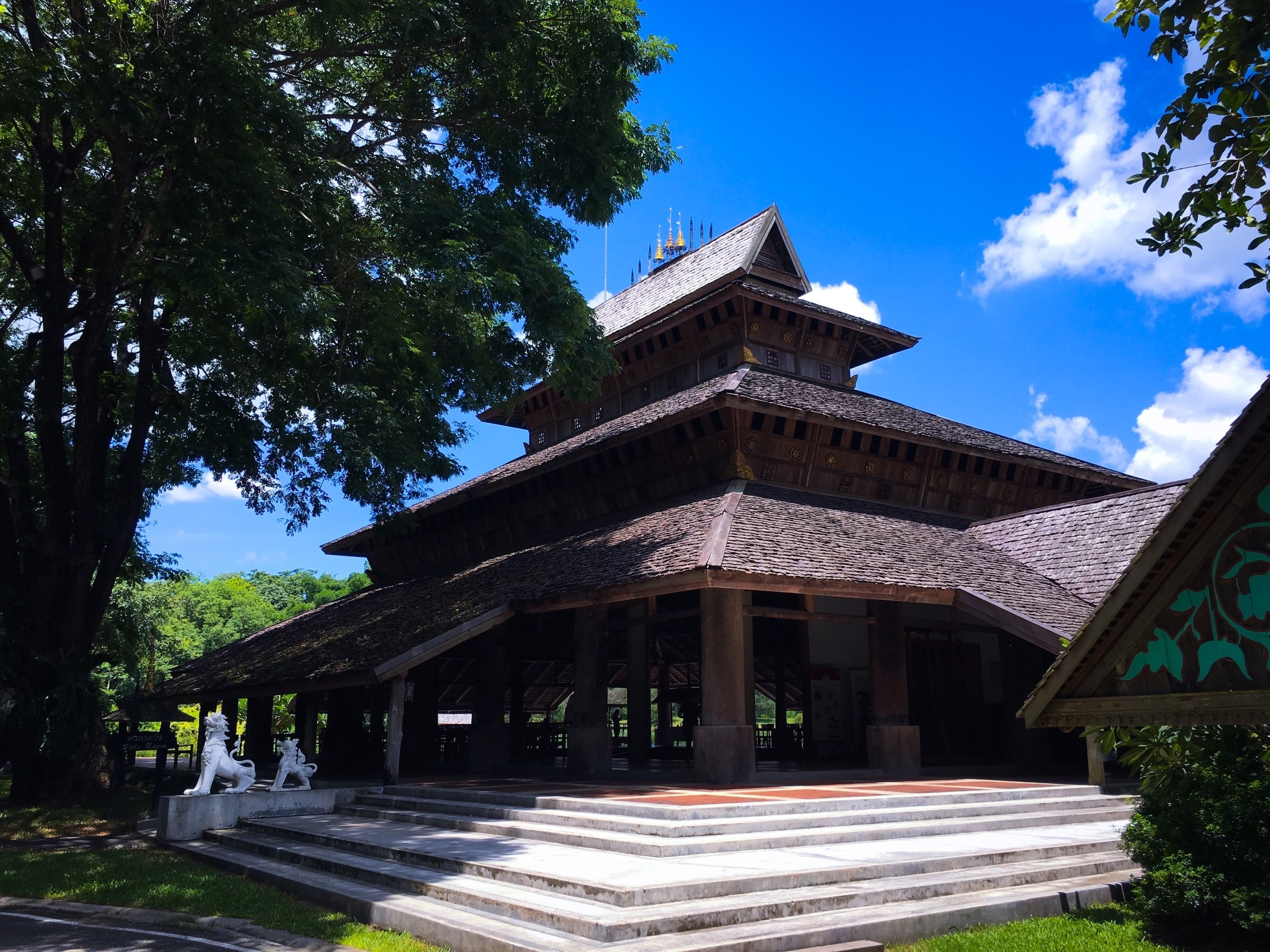 https://mdw-travel-data-us-east-1.s3.amazonaws.com/img/country/Thailand/Mae-Fah-Luang-Art-and-Cultural-Park/img_03.jpg