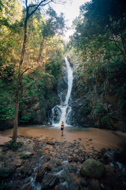 https://mdw-travel-data-us-east-1.s3.amazonaws.com/img/country/Thailand/Mae-Yen-Waterfall/img_02.jpg
