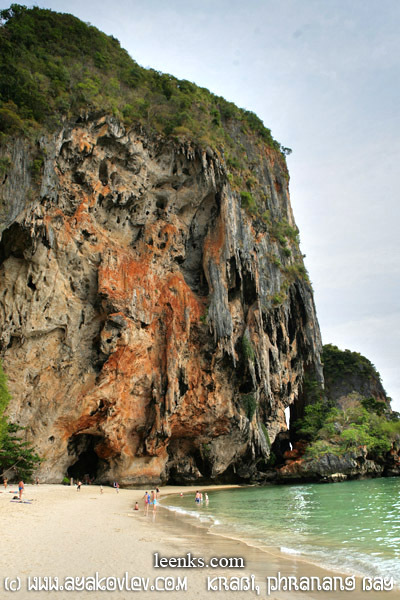 https://mdw-travel-data-us-east-1.s3.amazonaws.com/img/country/Thailand/Marai-Phosai-Market/img_03.jpg