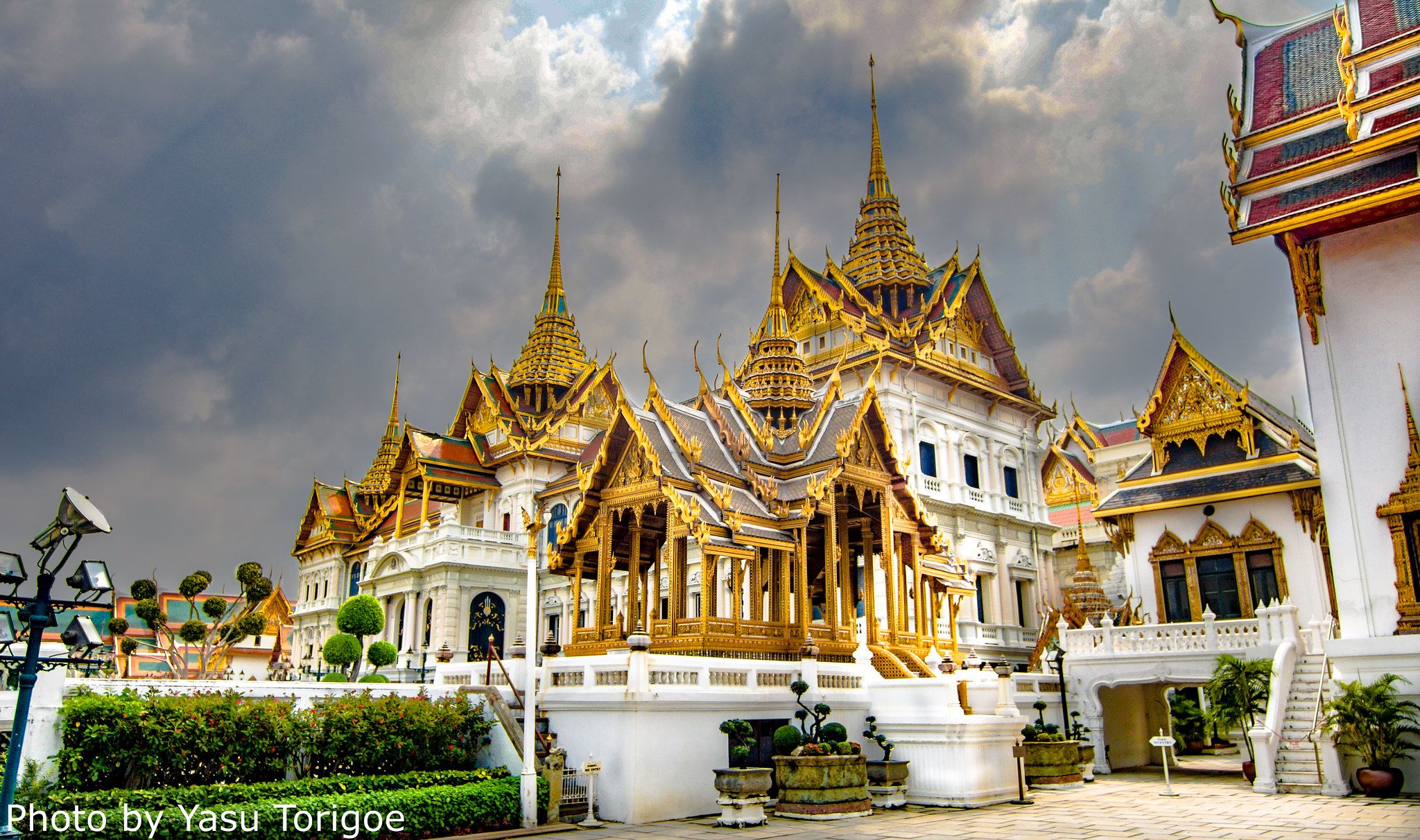 https://mdw-travel-data-us-east-1.s3.amazonaws.com/img/country/Thailand/Marukatayawan-Palace/img_02.jpg
