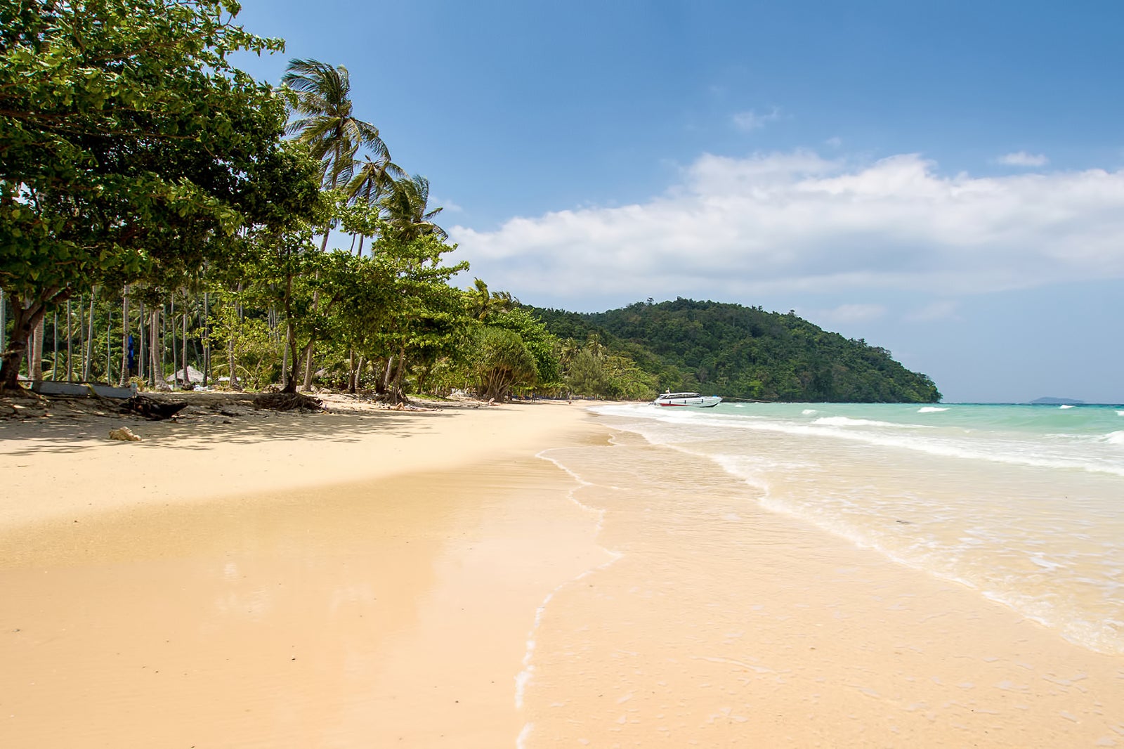 https://mdw-travel-data-us-east-1.s3.amazonaws.com/img/country/Thailand/Moo-Dee-Bay/img_00.jpg
