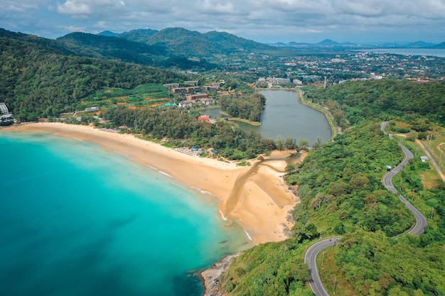 https://mdw-travel-data-us-east-1.s3.amazonaws.com/img/country/Thailand/Nai-Harn-Beach/img_03.jpg