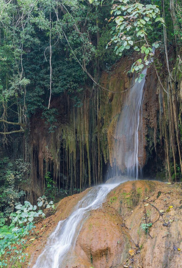 https://mdw-travel-data-us-east-1.s3.amazonaws.com/img/country/Thailand/Nam-Tok-Chakkrasi/img_01.jpg