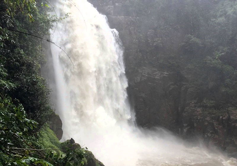 https://mdw-travel-data-us-east-1.s3.amazonaws.com/img/country/Thailand/Namtok-Heo-Narok/img_01.jpg