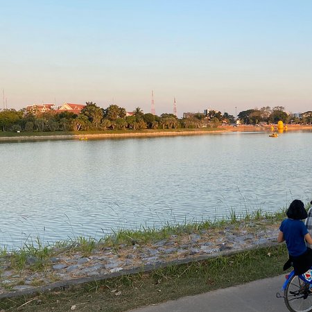 https://mdw-travel-data-us-east-1.s3.amazonaws.com/img/country/Thailand/Nong-Prajak-Public-Park/img_01.jpg