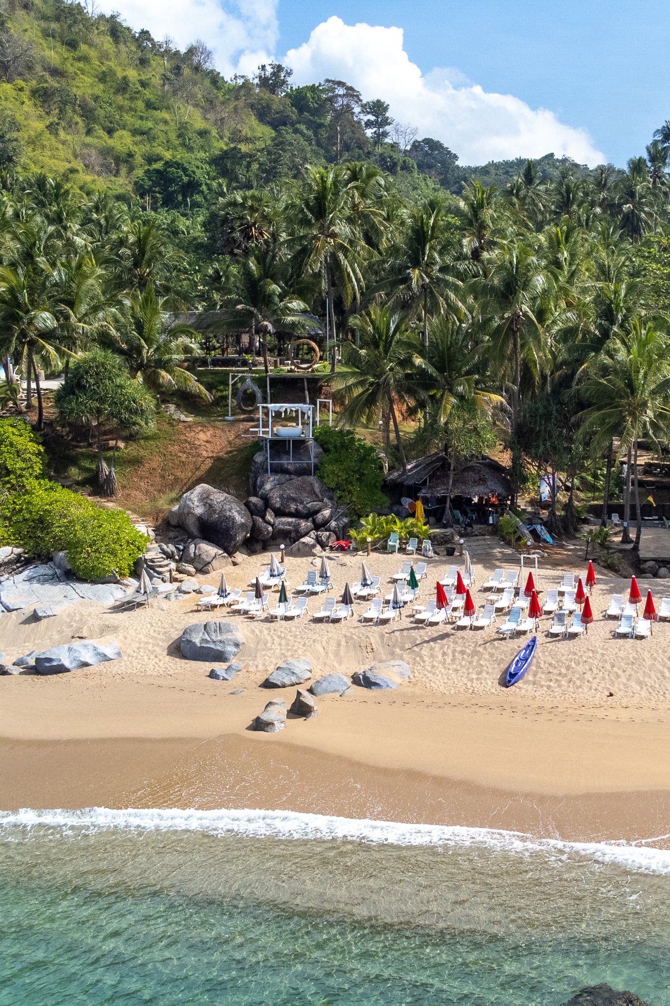 https://mdw-travel-data-us-east-1.s3.amazonaws.com/img/country/Thailand/Nui-Beach/img_00.jpg