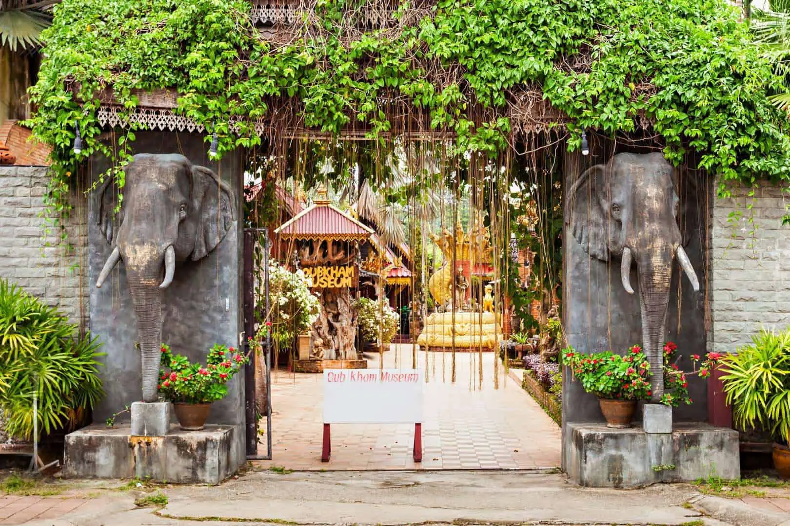 https://mdw-travel-data-us-east-1.s3.amazonaws.com/img/country/Thailand/Oub-Kham-Museum/img_02.jpg