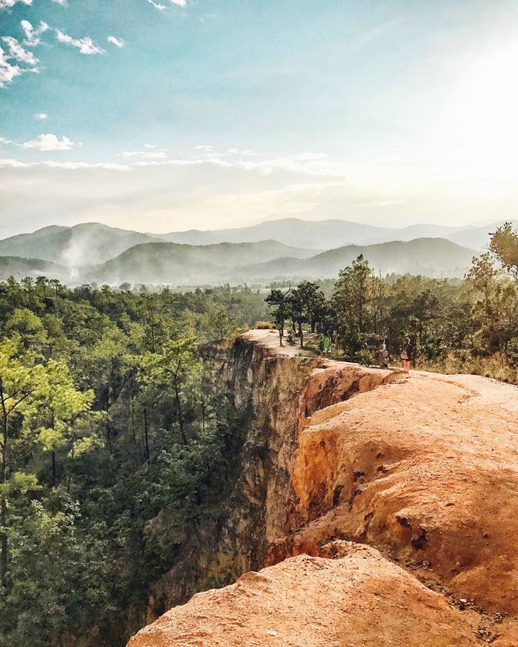 https://mdw-travel-data-us-east-1.s3.amazonaws.com/img/country/Thailand/Pai-Canyon/img_00.jpg