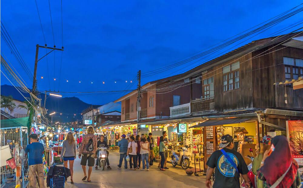 https://mdw-travel-data-us-east-1.s3.amazonaws.com/img/country/Thailand/Pai-Walking-Street/img_01.jpg
