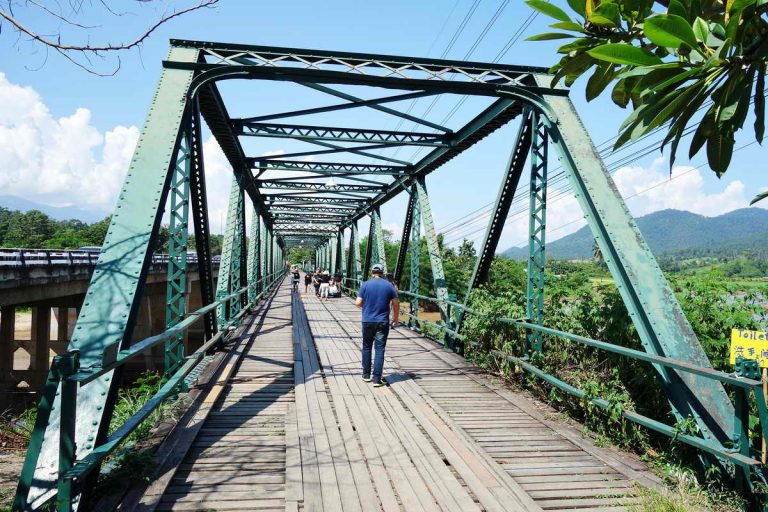 https://mdw-travel-data-us-east-1.s3.amazonaws.com/img/country/Thailand/Pai-World-War-II-Memorial-Bridge/img_00.jpg